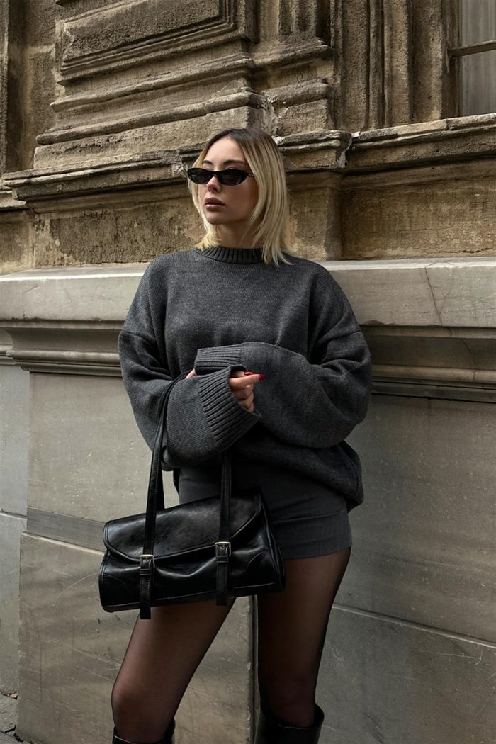 Elegant Black Shoulder Bag - Image 10