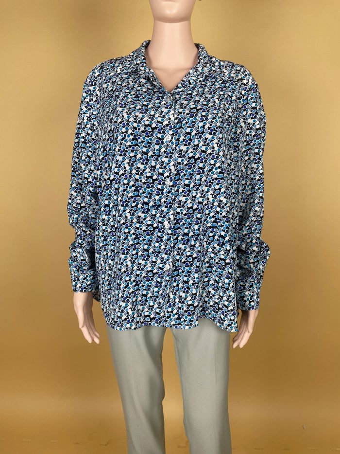 Elegant Floral Patterned Button-Up Shirt - Image 2