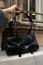 Elegant Black Shoulder Bag - Image 8