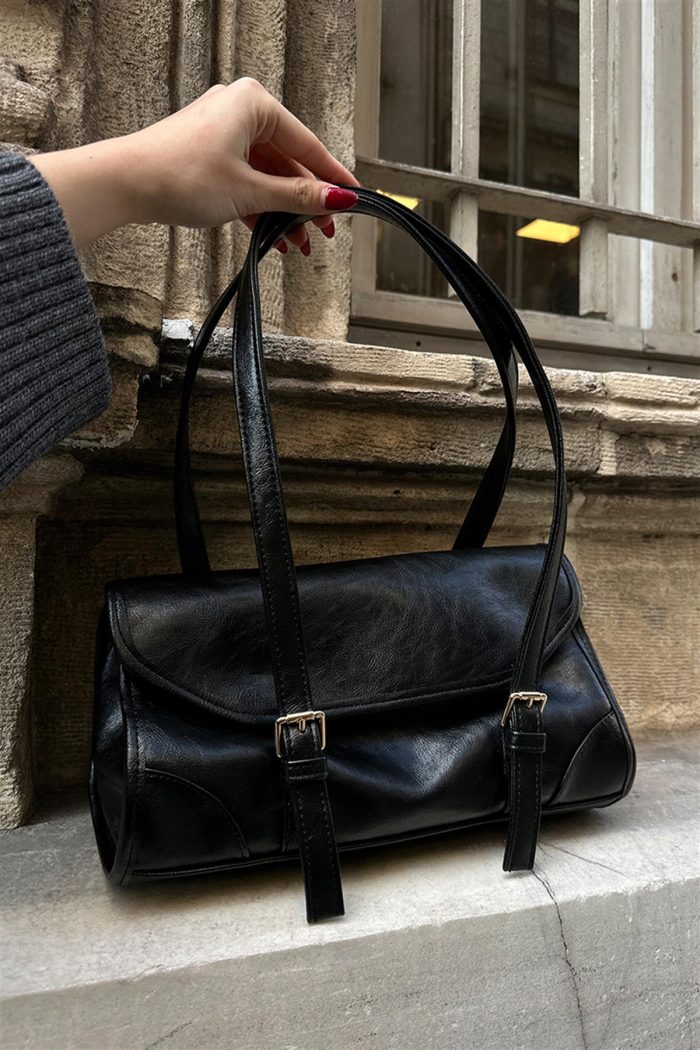 Elegant Black Shoulder Bag - Image 8