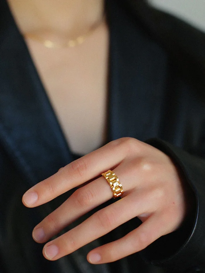 Elegant Link Chain Ring - Image 3