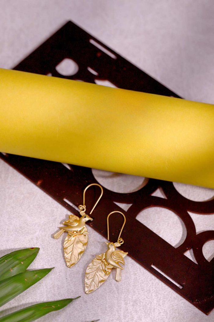Charming Bird Leaf Dangle Earrings - Image 6