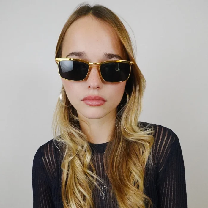 Stylish Rectangular Sunglasses - Image 3