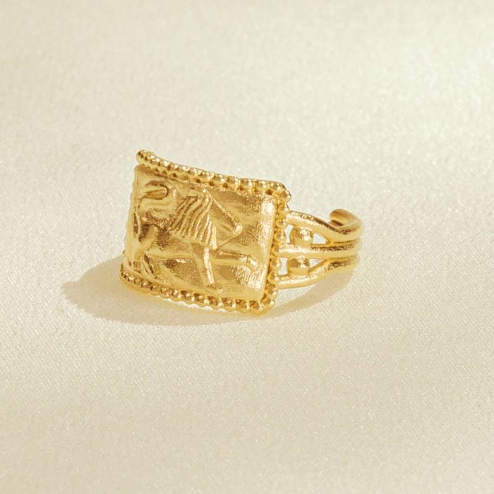 Elegant Antique-Style Etched Ring - Image 4