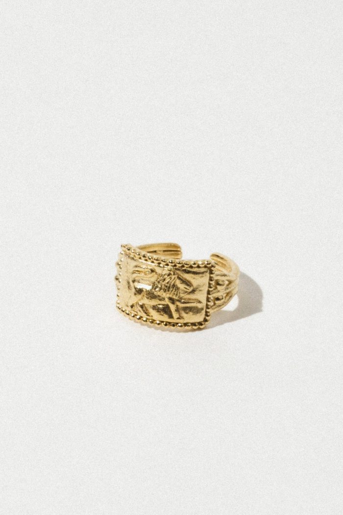 Elegant Antique-Style Etched Ring - Image 2