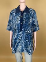 Elegant Blue Animal-Print Collared Shirt - Image 2