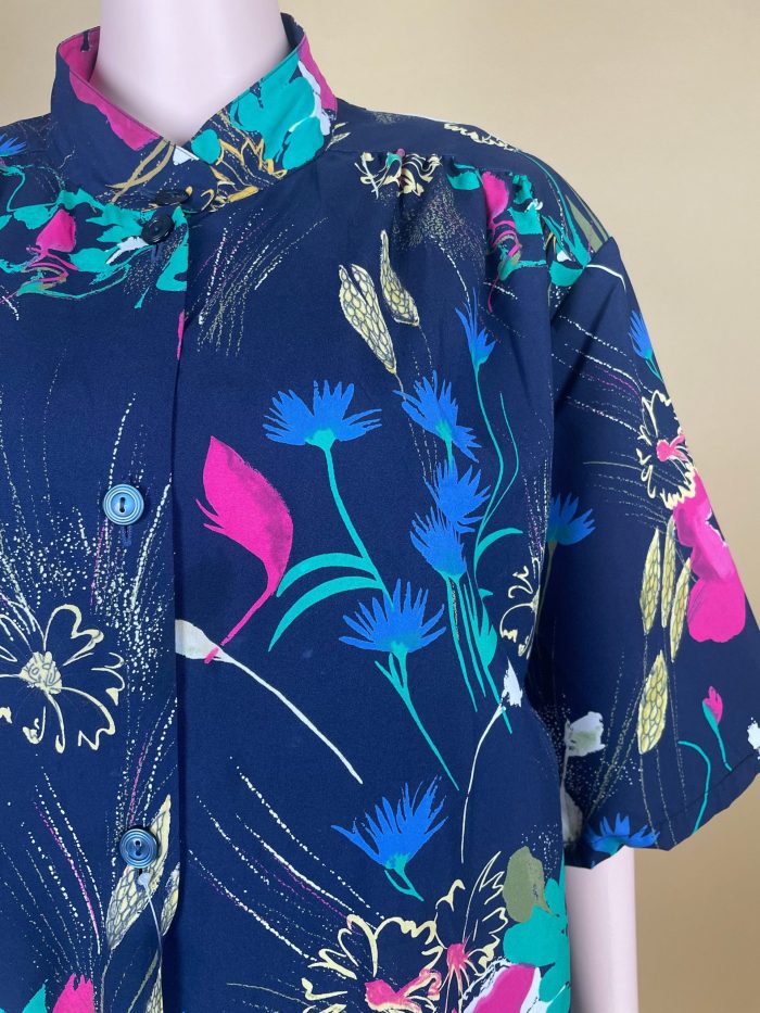 Elegant Floral-Pattern Oversized Shirt - Image 3