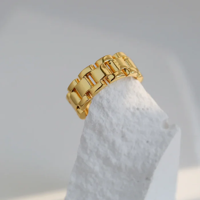 Elegant Link Chain Ring - Image 4