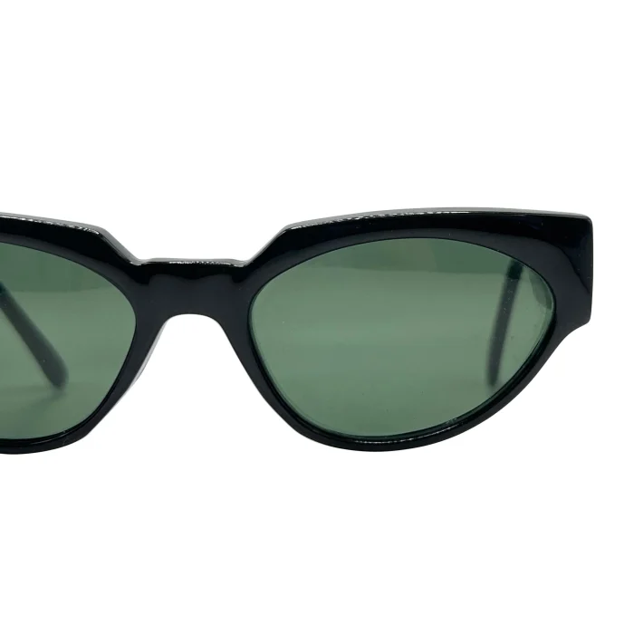 Modern Cat-Eye Sunglasses - Image 4