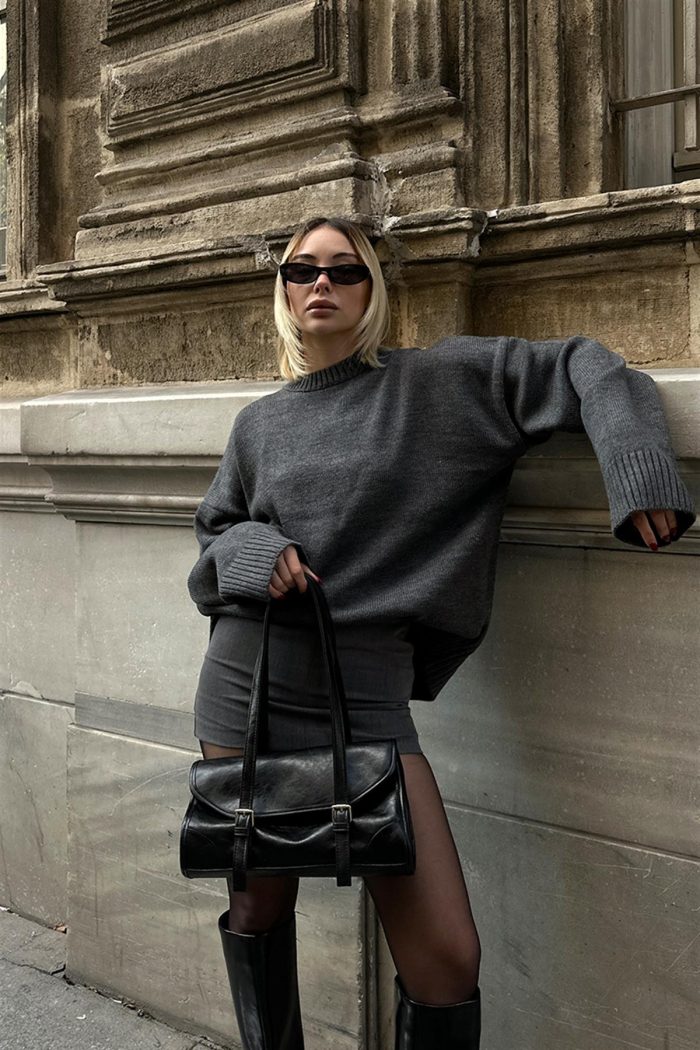 Elegant Black Shoulder Bag - Image 7