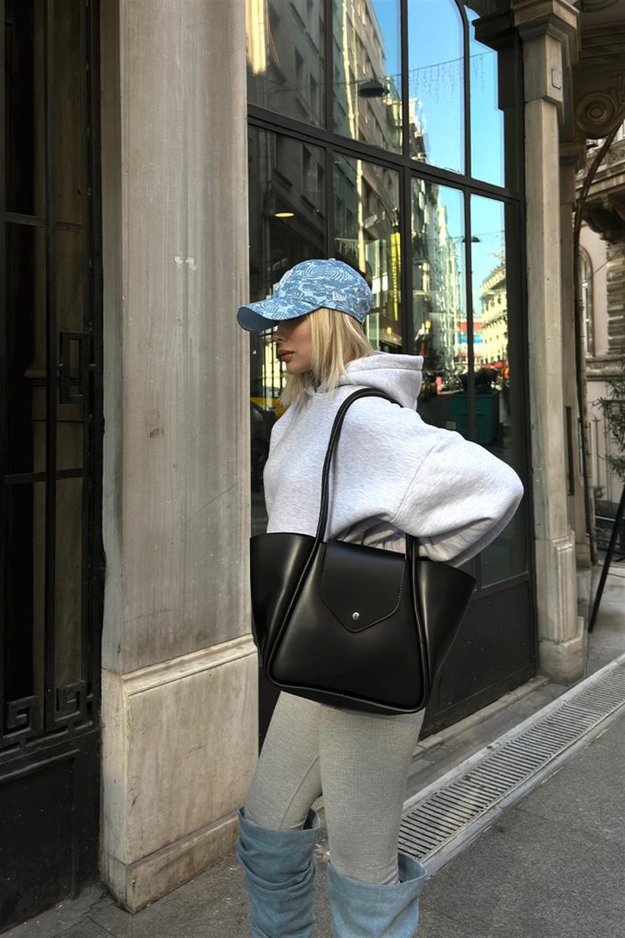 Elegant Black Faux Leather Bag - Image 12