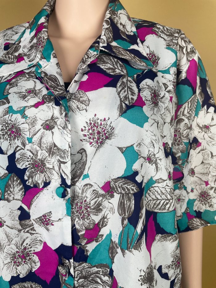 Floral Print Short-Sleeve Button-Up Shirt - Image 3